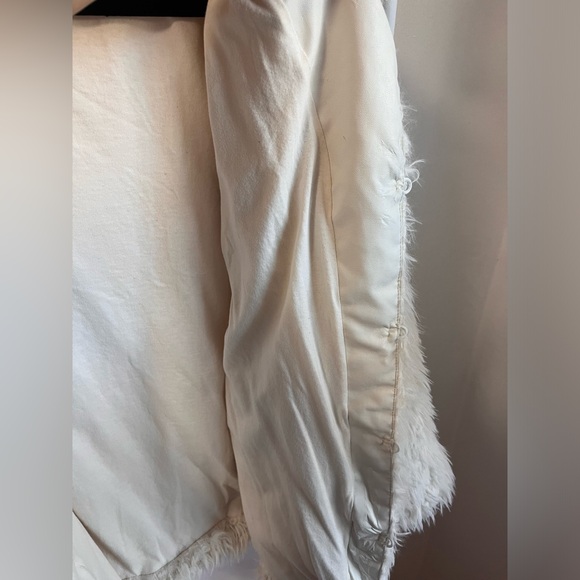 BCBG white faux fur coat - Picture 5 of 7